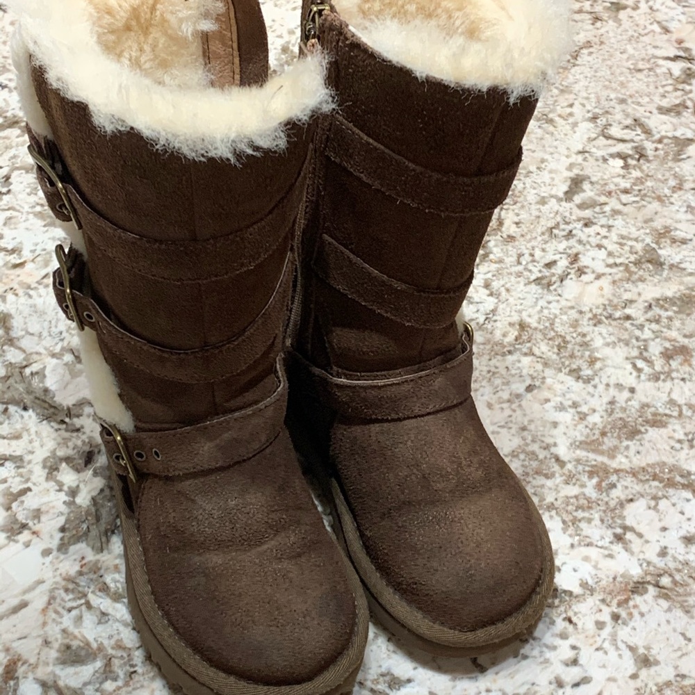 Girls UGG boots.